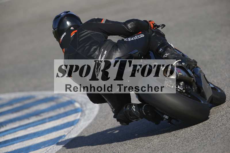 /Archiv-2024/02 29.01.-02.02.2024 Moto Center Thun Jerez/Gruppe gruen-green/backside